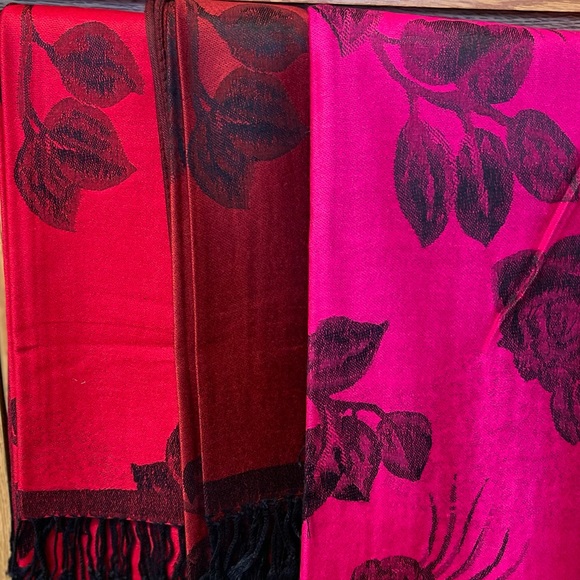 Beautiful Pashmina Silk Scarf/ Shawl NEW - Picture 8 of 8